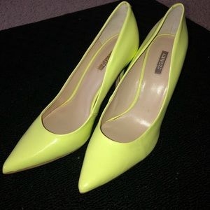 Guess neon green pumps